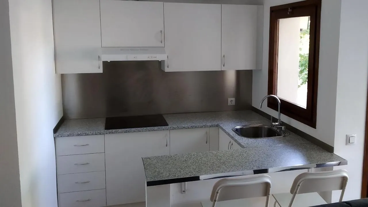 Apartamento Apartamento renovado, luminoso, a 300m de la playa Ampuriabrava 0*,