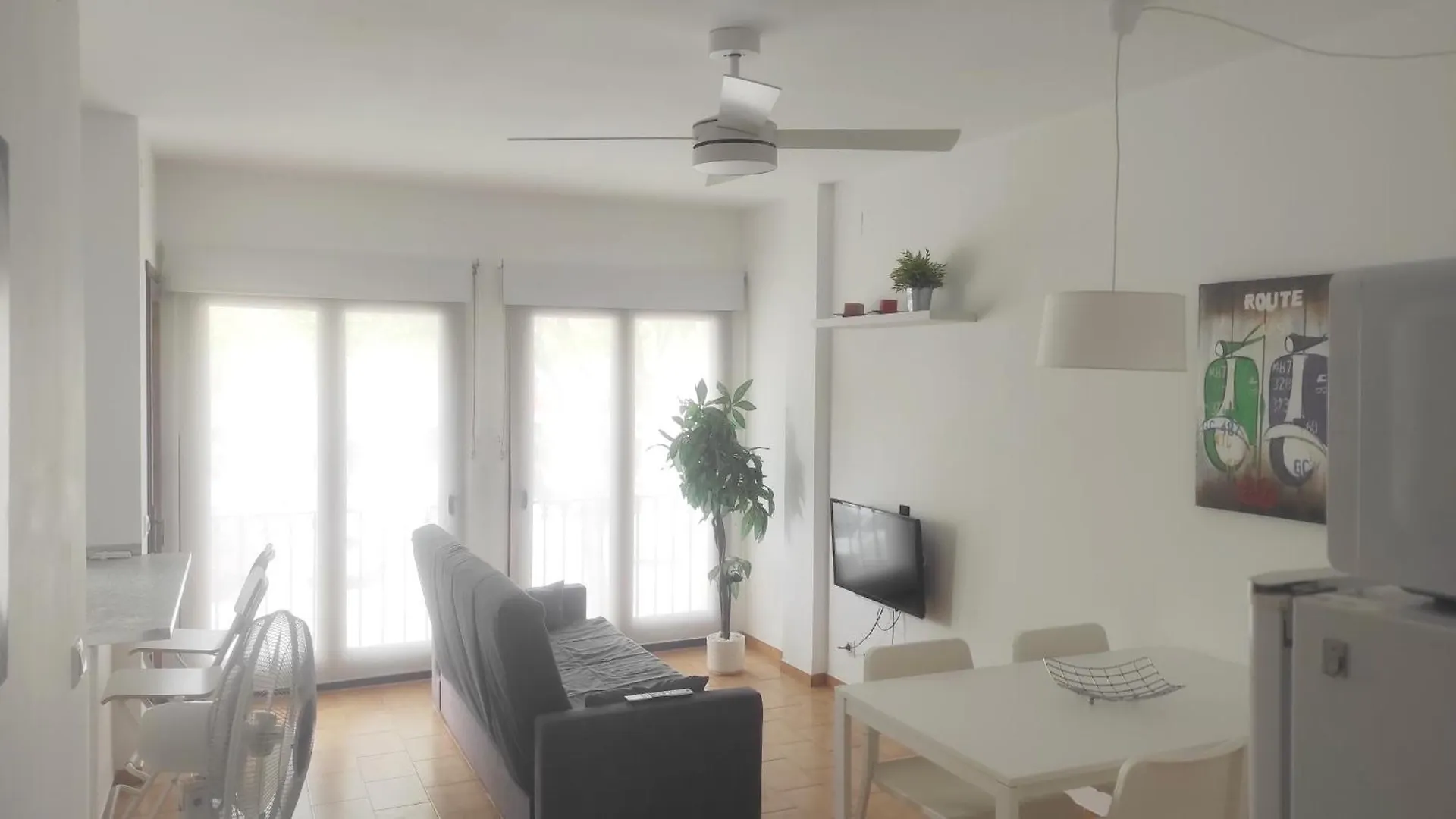 Apartamento Apartamento renovado, luminoso, a 300m de la playa Ampuriabrava
